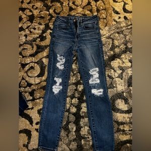 American Eagle Size 4 Short Distressed Jeans